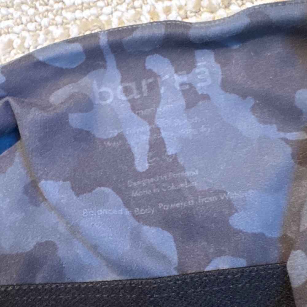 Barre3 (B3) Signature Leggings (S) & Tank Top (M) Dark Slate Camo Set - Picture 9 of 9